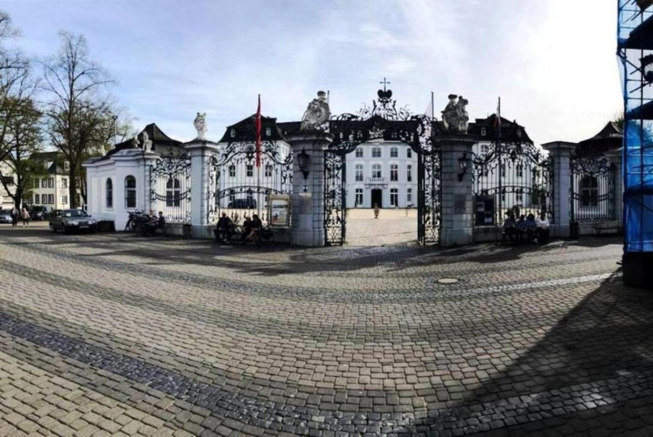Villa Rheinstein Am Schloss Engers 노이비트 외부 사진